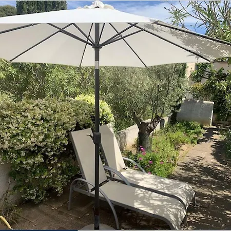 Maison Familiale 8 Couchages Avec Terrasse, Jardinet, A 500m De La - Saint Pierre La - Fr-1-229d-133 Fleury (Aude)